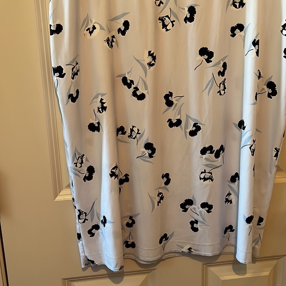 ANN Taylor factory Light Blue and Navy Floral Dress, Size medium - Picture 6 of 9